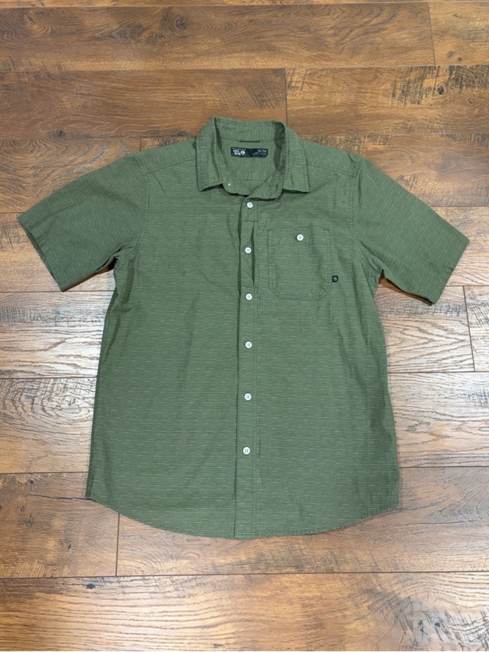 Mountain Hard Wear Men's Short-Sleeve Button-Up Shirt in Olive Green